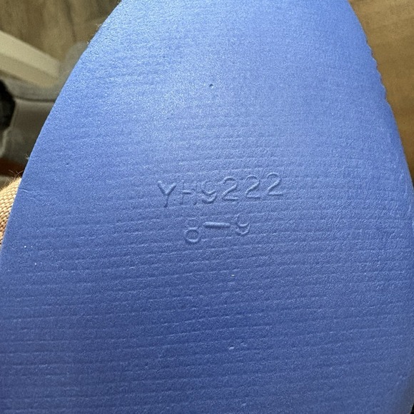 BOC Born Boots Womens 8-9 Kara Ankle Chelsea Booties Gray Faux Wool Pull On - Picture 9 of 9